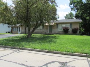 68 Susan Dr, Saint Charles, MO 63301