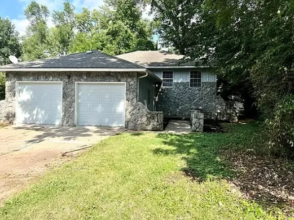 1108 Christopher St, Warrensburg, MO 64093