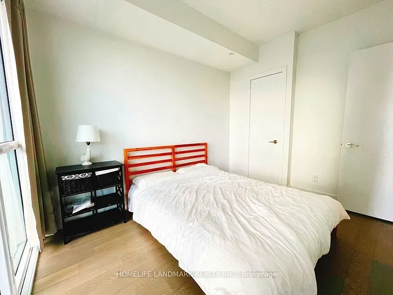 7 Grenville St #4613 — Photo 5
