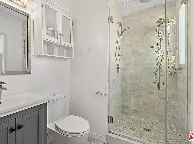 6113 Cashio St — Photo 18