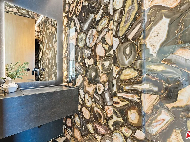 2501 Banyan Dr — Photo 21