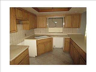 3rd image of 834 Dennis Ave