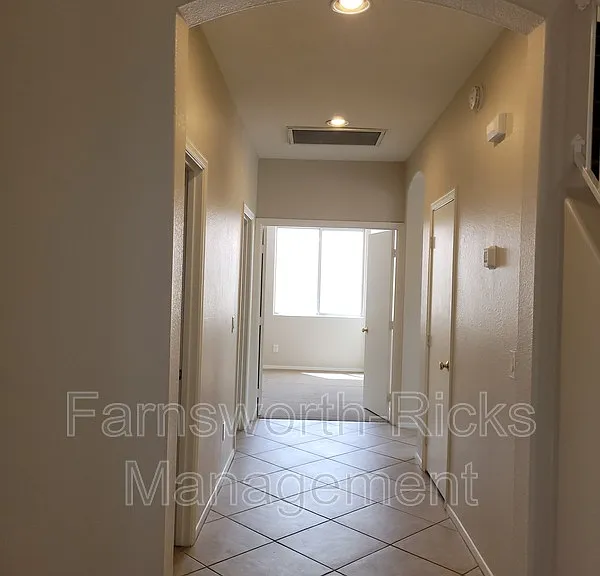1270 W Flintlock Way — Photo 8