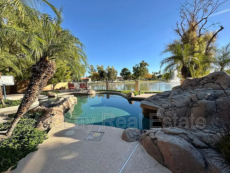 5711 W Linda Ln — Photo 35