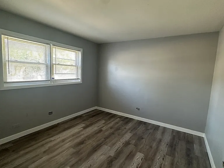 1015 E 150th Pl #3E — Photo 6