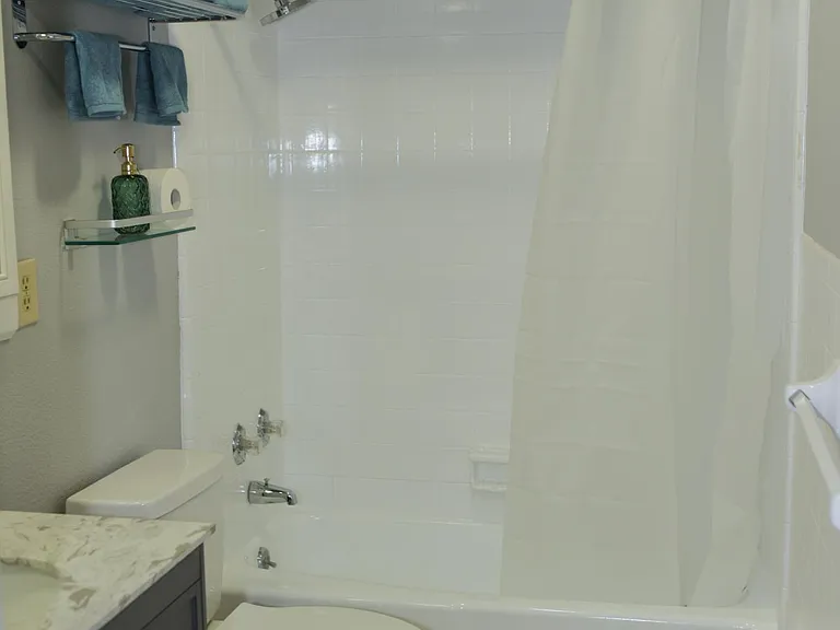 913 Sumter St #102 — Photo 21