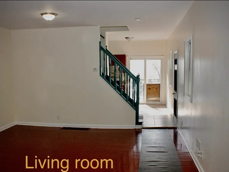 289 Claremont Ave — Photo 3