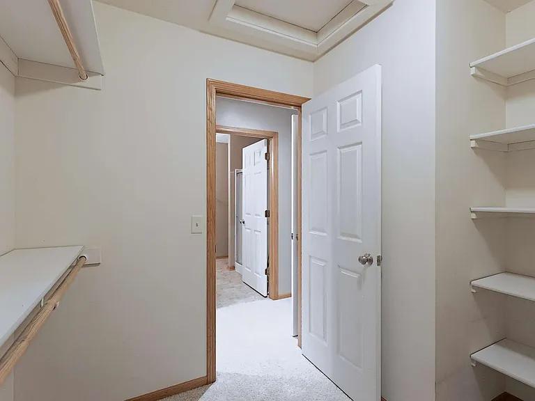 1718 Sawyer St — Photo 27