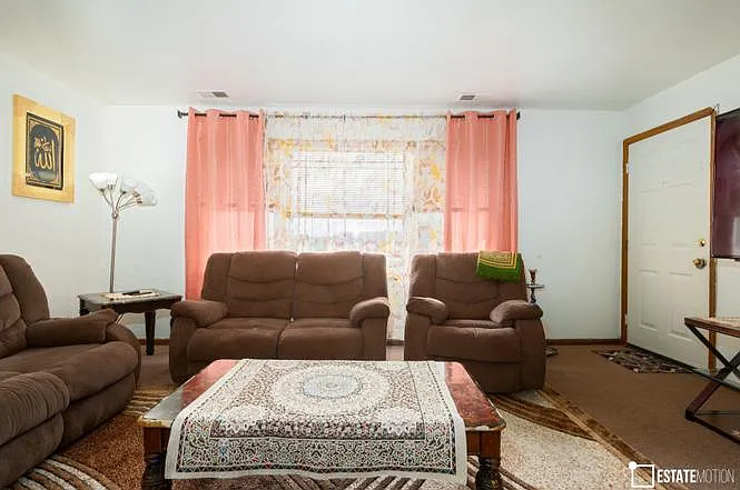2 bed, 1400 sqft, $1,700 — Photo 2