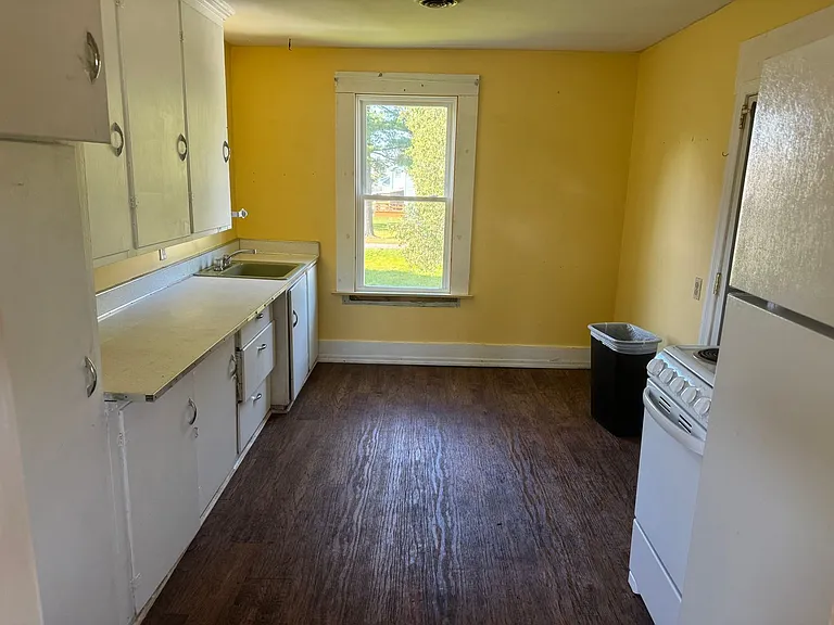 1017 State St — Photo 5