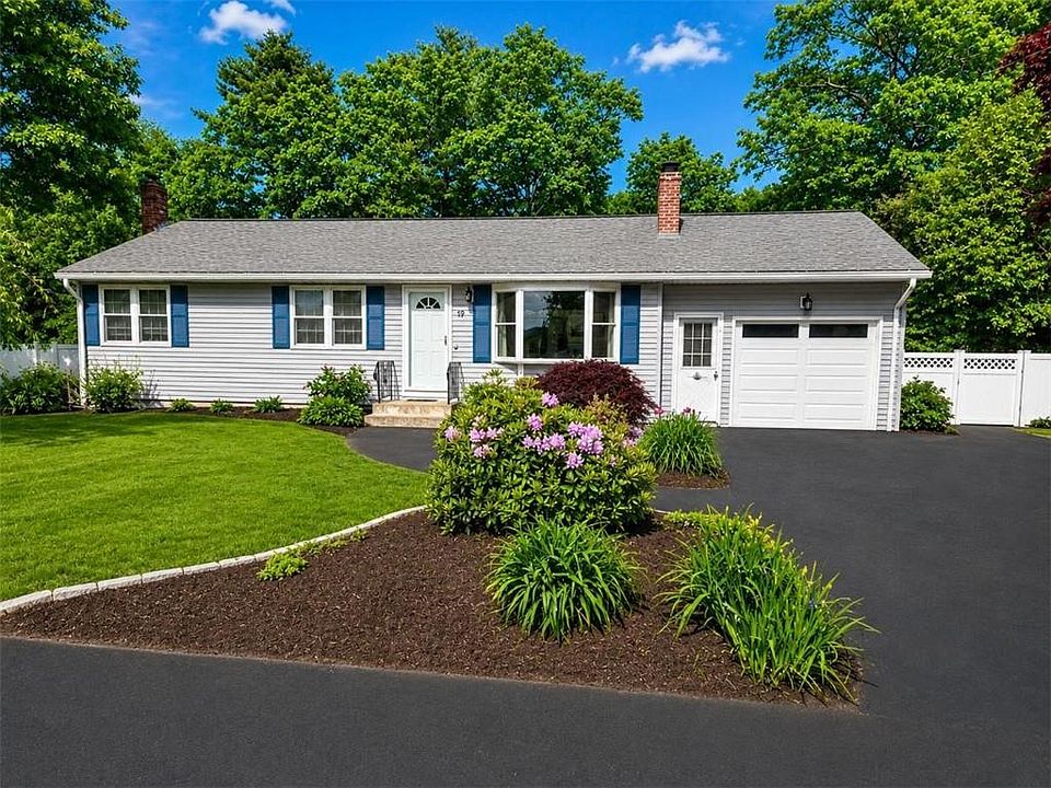 1st image of 19 Redwood Dr