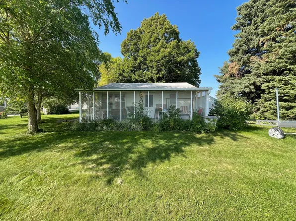 48404 Baileys Bay Rd, Corona, SD 57216