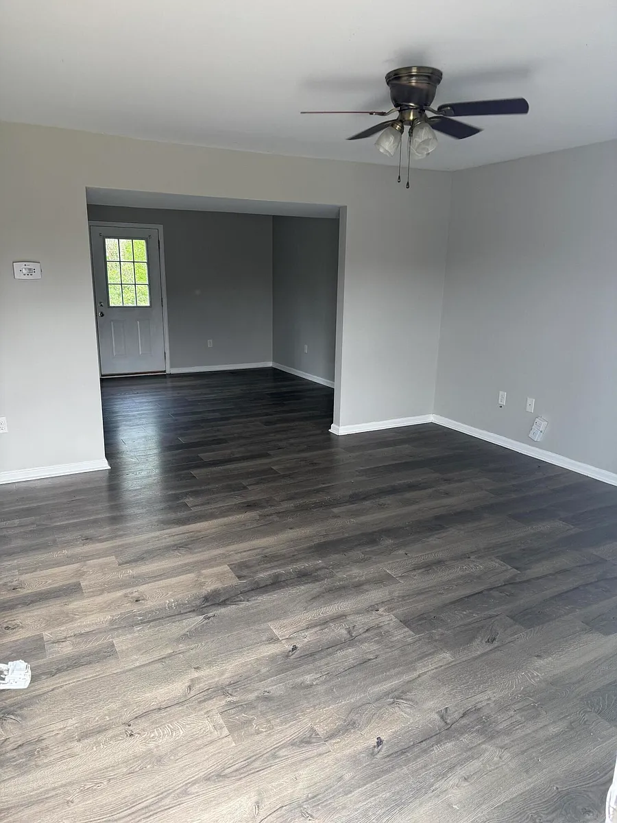Building Photo - 804 Melanie Ln #806