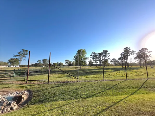 730 County Road 6610, Dayton, TX 77535