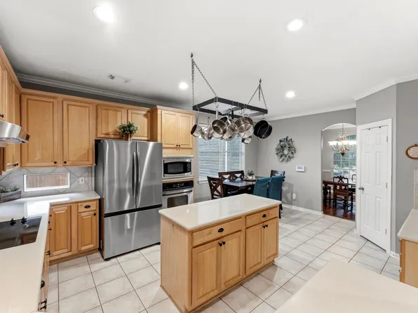17439 Sweet Song Dr, Tomball, TX 77377