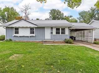 1125 Cheyenne Rd NW, Cedar Rapids, IA 52405