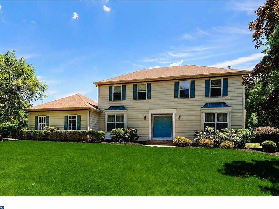 1st image of 5 Greenfield Dr N
