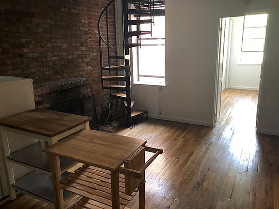 3rd image of 309 W 21st St APT 5C