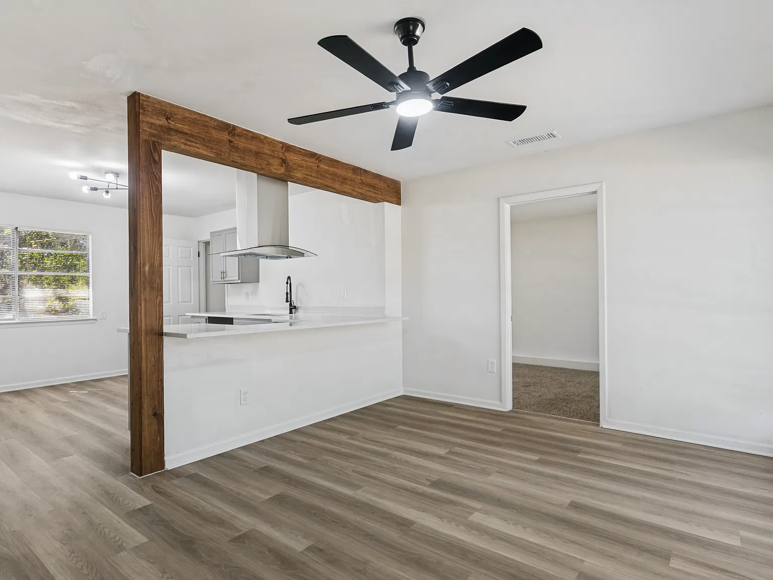4 bed, 1174 sqft, $2,495 — Photo 3