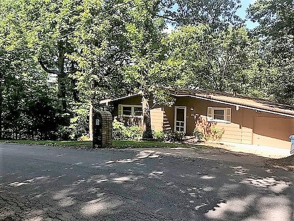 3rd image of 25 Spencer Dr
