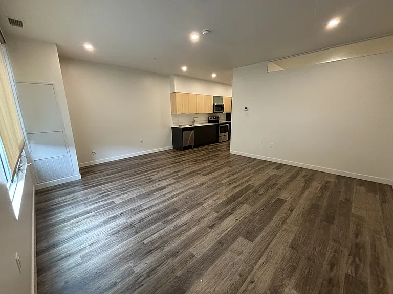 5623 Fenwick St #AYA404 — Photo 4