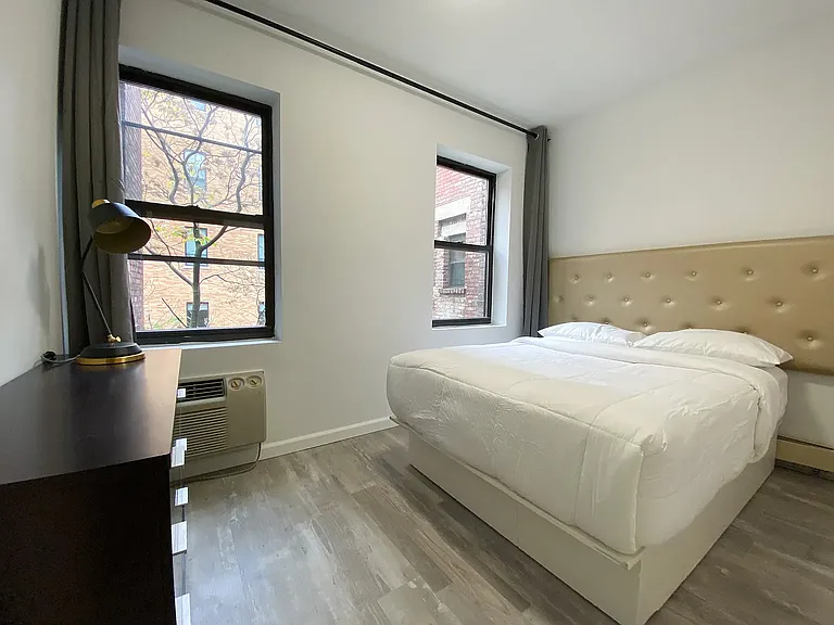 407 W 51st St #5F — Photo 6