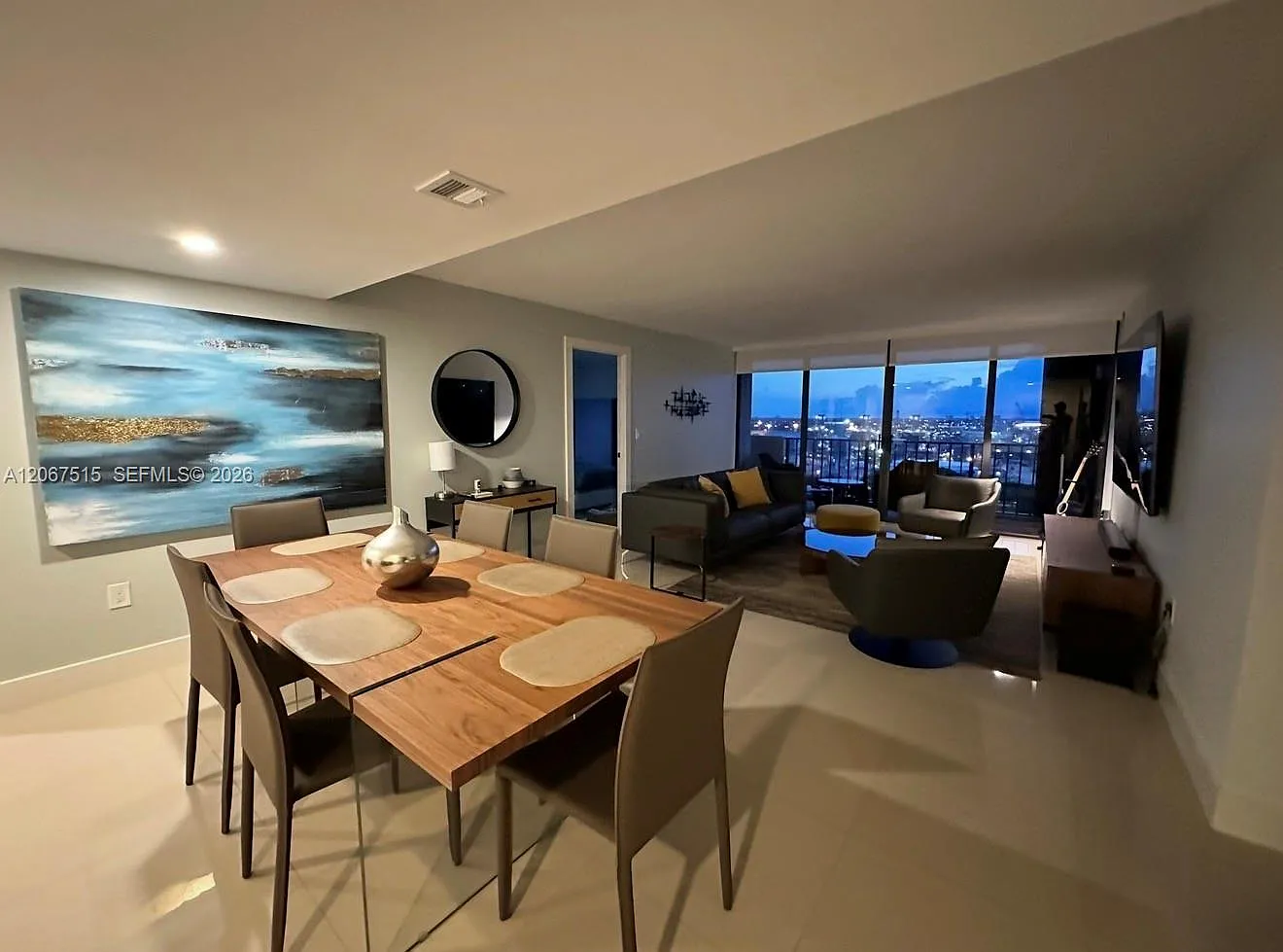Palm Beach House Condo — Photo 2