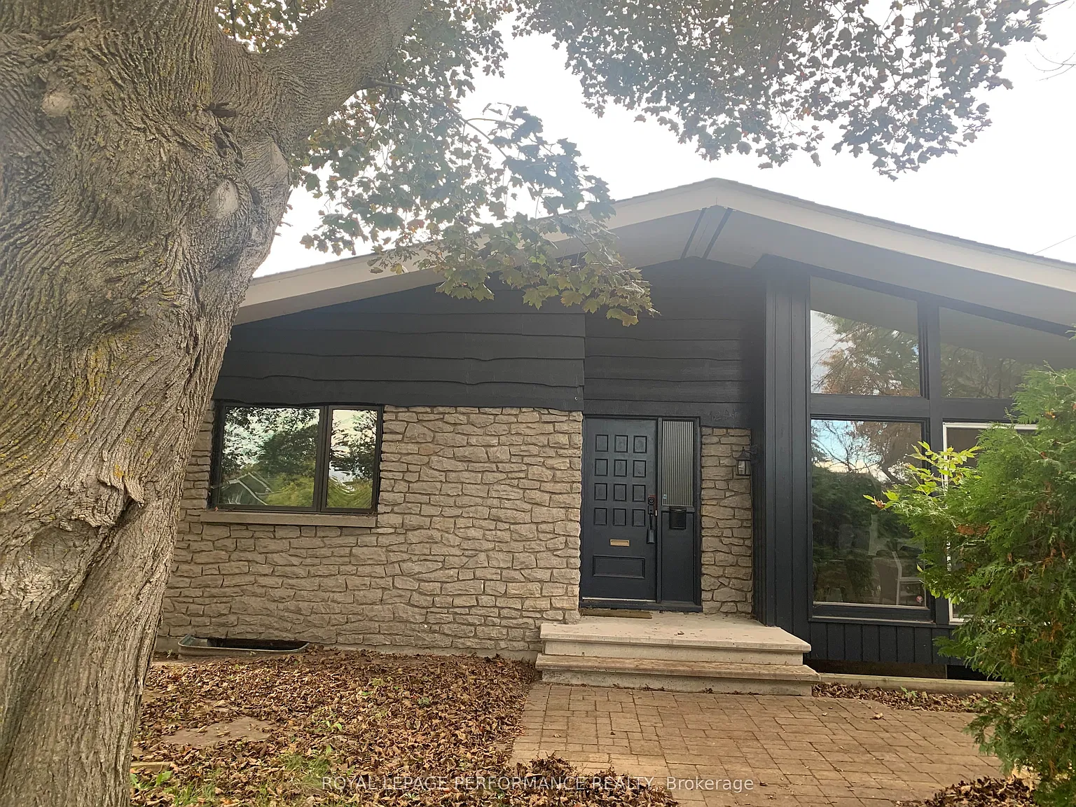 3 bed, $3,300 — Photo 1