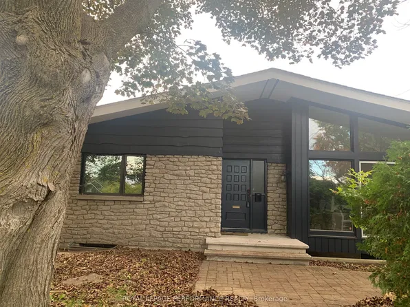 1294 Parkhill Cir, Ottawa, ON K1H 6K3