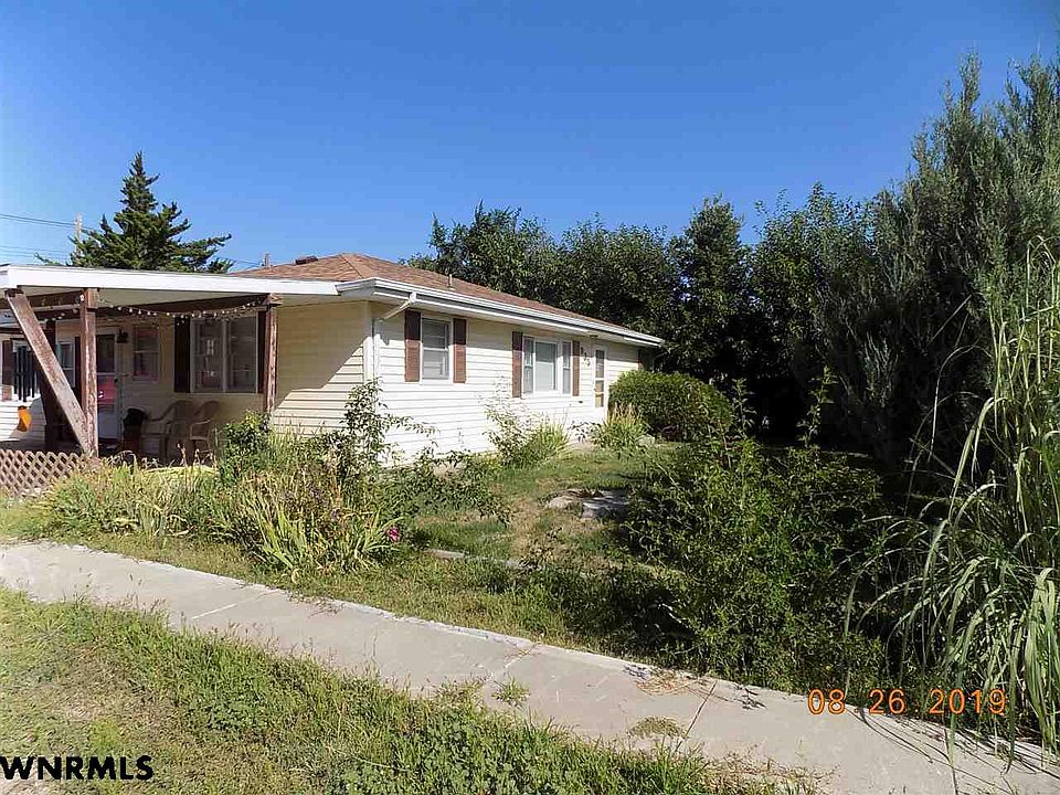 2nd image of 935 10th St