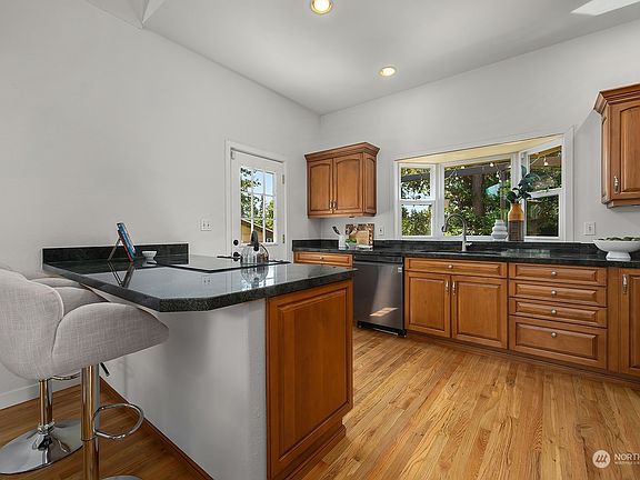 4th image of 11619 NE 100th Street