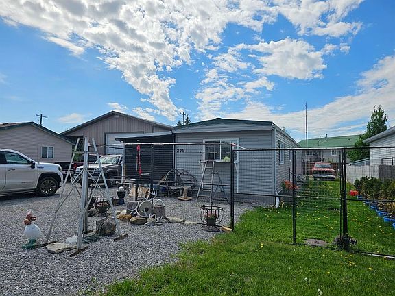 2nd image of 209 2nd St N