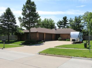 7924 Townsend Ave, Urbandale, IA 50322