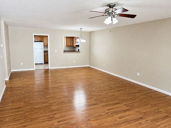 3rd image of 3982B Howard Gap Rd Unit B
