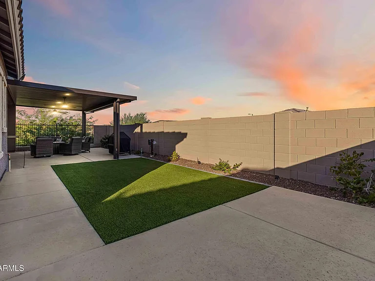 21261 W Virginia Ave — Photo 36