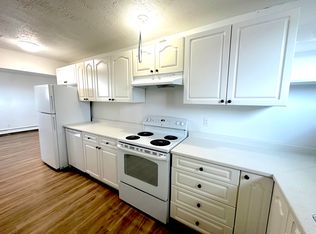 3971 4th Ave #B, Prince George, BC V2M 1J3