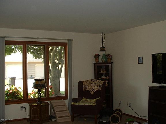 5th image of 6785 Leisure Creek Dr SE