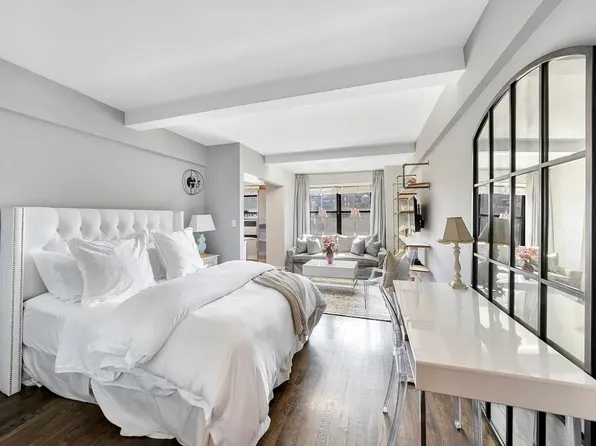 300 West 23rd Street image 1 of 6