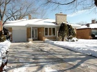 6529 N Lawndale Ave, Lincolnwood, IL 60712