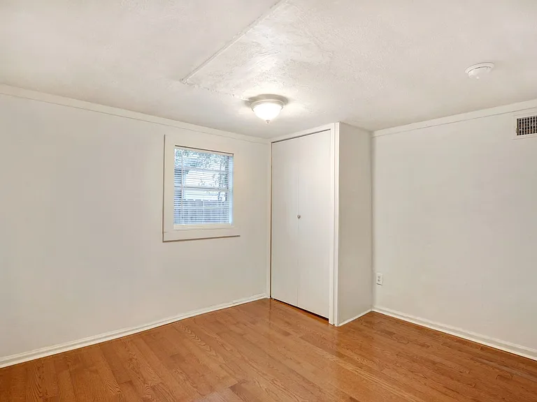 2130 E Gwinnett St — Photo 7