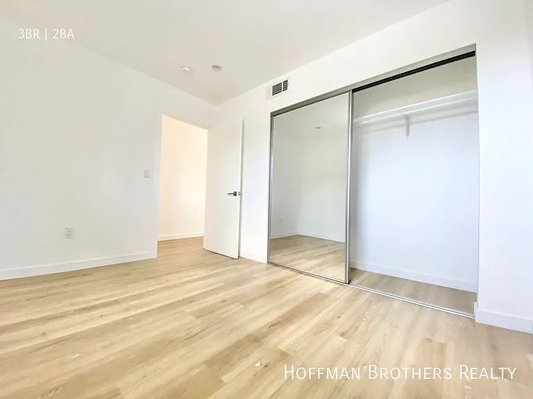 233 Rosemont Ave #8 — Photo 5
