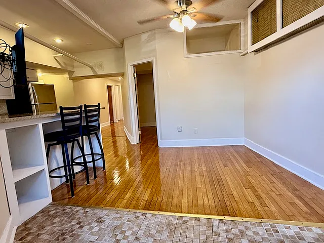 4 bed, 1200 sqft, $1,200 — Photo 2