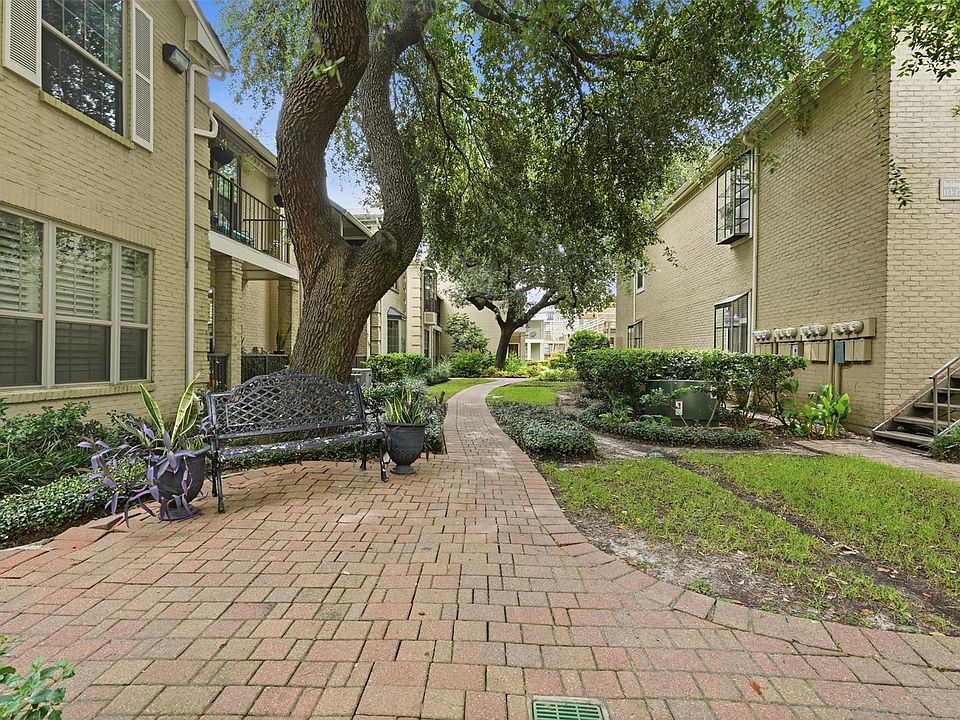 1st image of 2700 Revere St APT 121