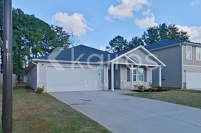 4 bed, 2.0 bath, 1773 sqft, $1,995 — Photo 2