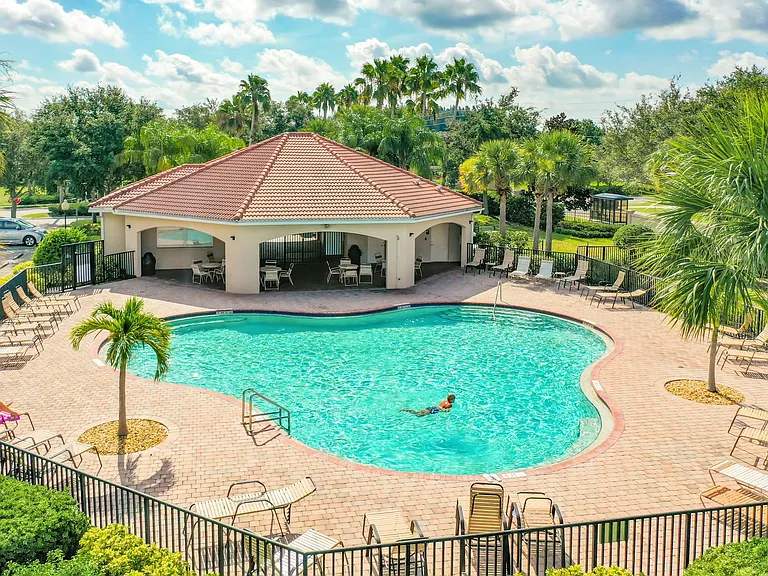 4203 Manatee Ln — Photo 47