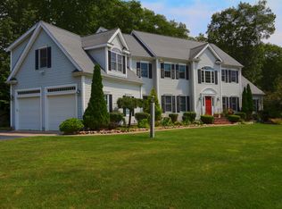 37 Broad Acres Farm Rd, Medway, MA 02053