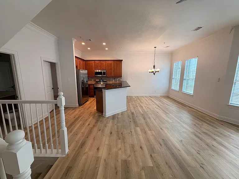 2320 Stutz Dr #B3 — Photo 7