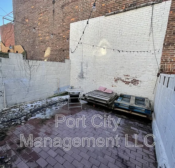 14 S Ann St — Photo 24