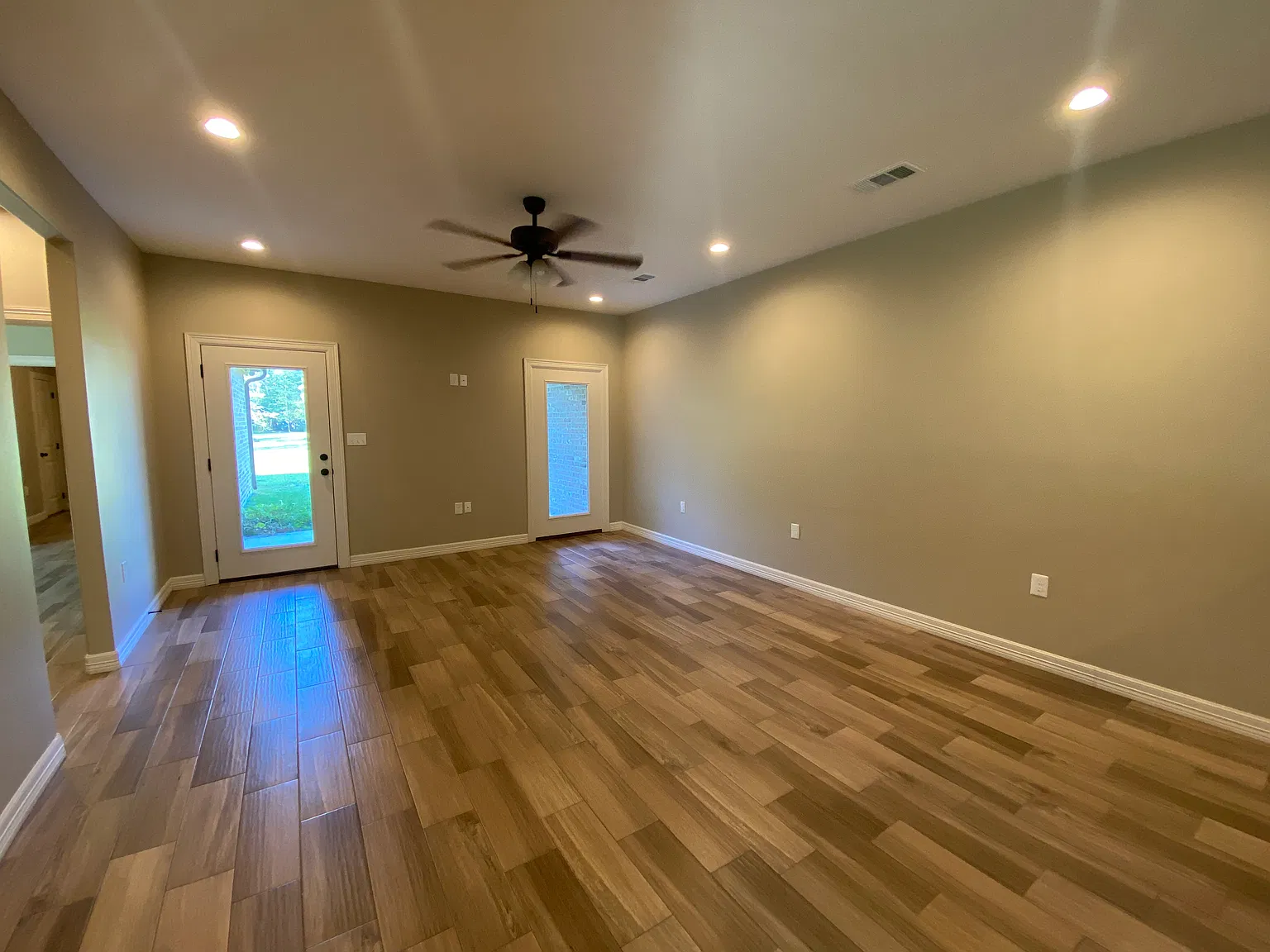 2 bed, 1200 sqft, $1,545 — Photo 2