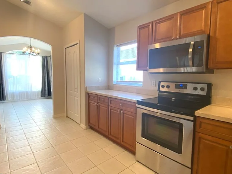 8 Lake Walden Trl — Photo 4